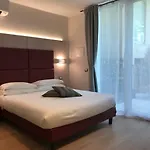招待所 & 3*